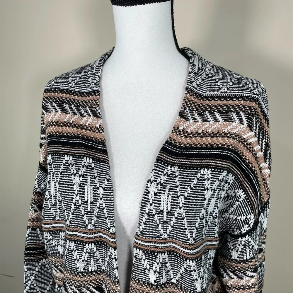 Old Navy Diamond Geo Jacquard Cardigan - Picture 7 of 8